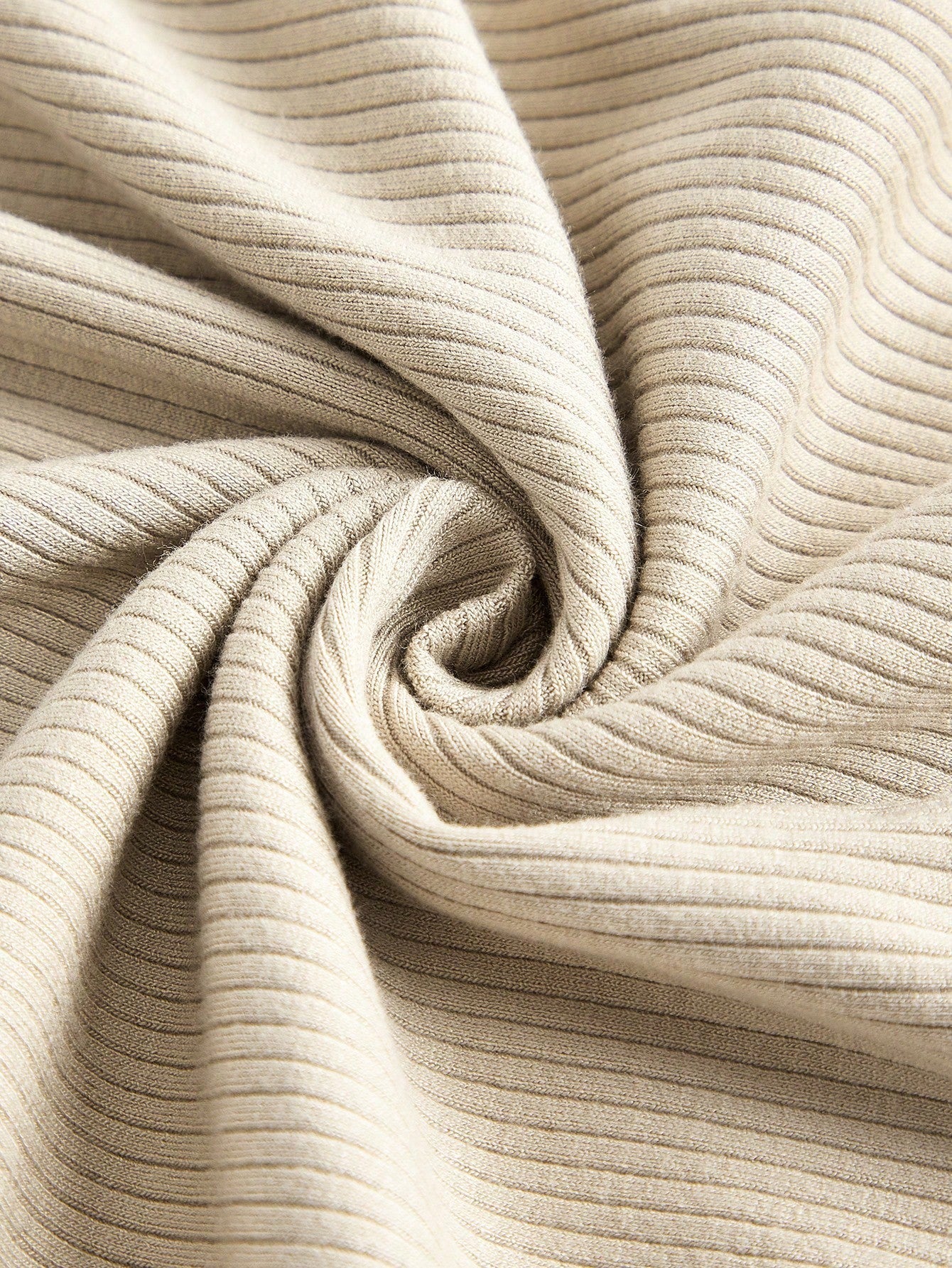 Robe à manches cloche plissées de couleur unie - SpencerFashion